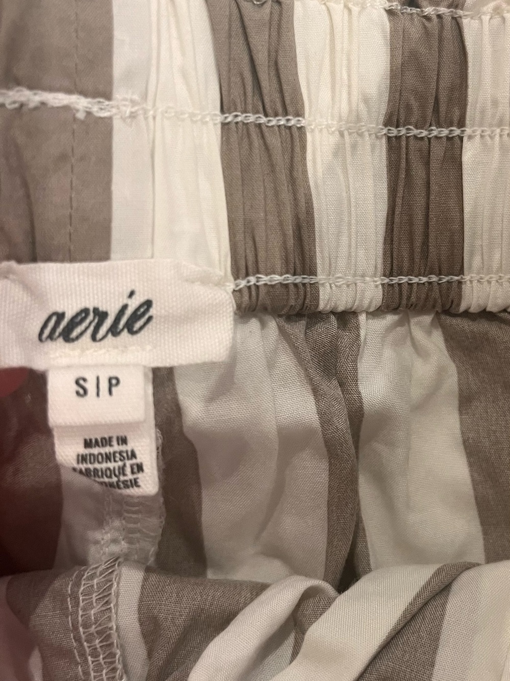 Aerie Striped Tan White Shorts SMALL Pockets Pull on Elastic Casual Boxer Lounge - Picture 2 of 8